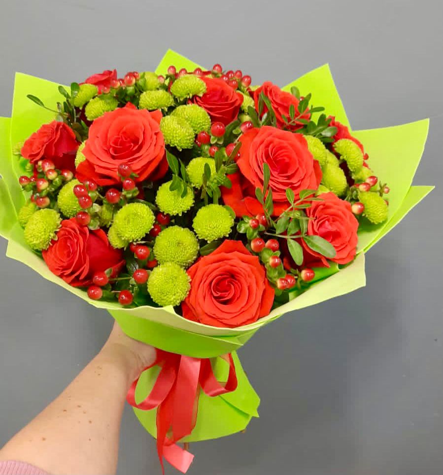 Букет цветов из: Хризантемы и Розы в Песчаном