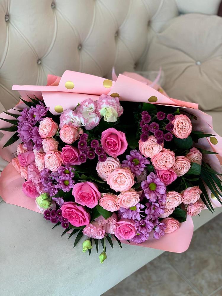 Букет цветов из: Хризантемы, Розы и Лизиантусы в Песчаном