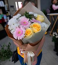 Букет цветов из:  Герберы, Розы и Хризантемы в Песчаном