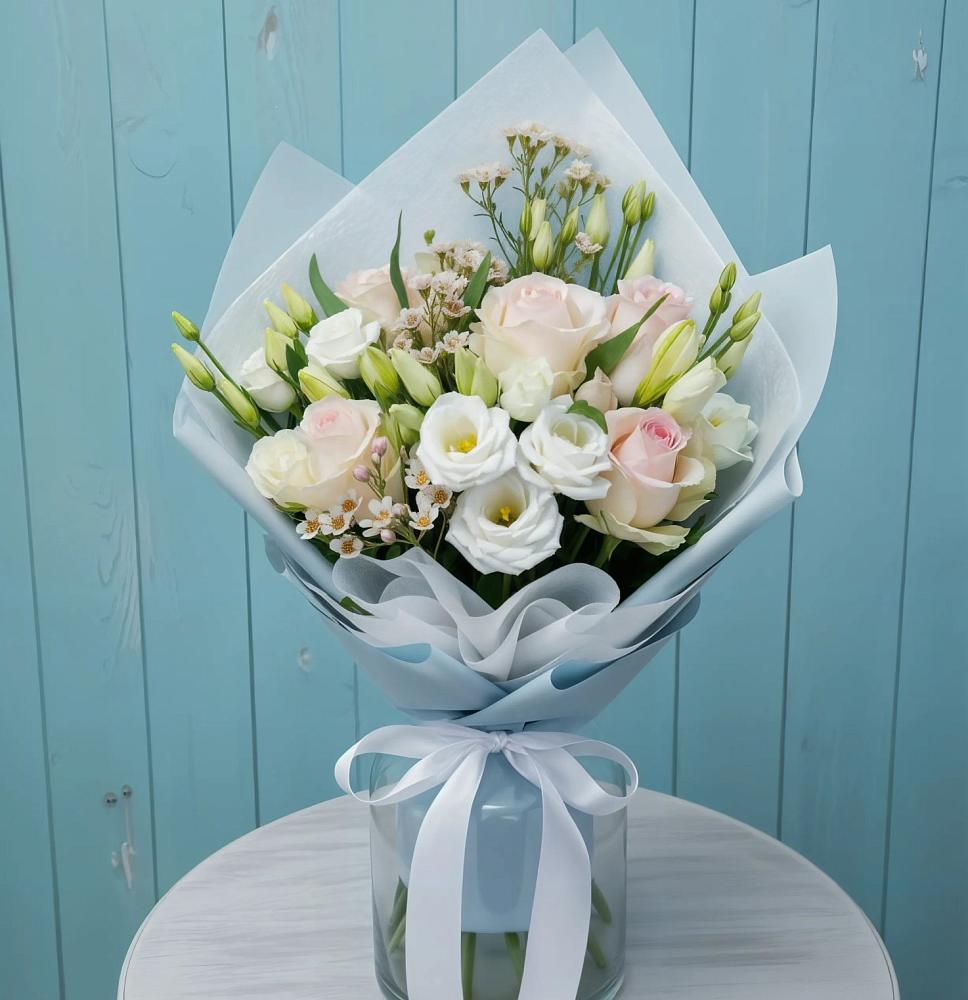 Букет цветов из: Розы и Лизиантусы в Песчаном