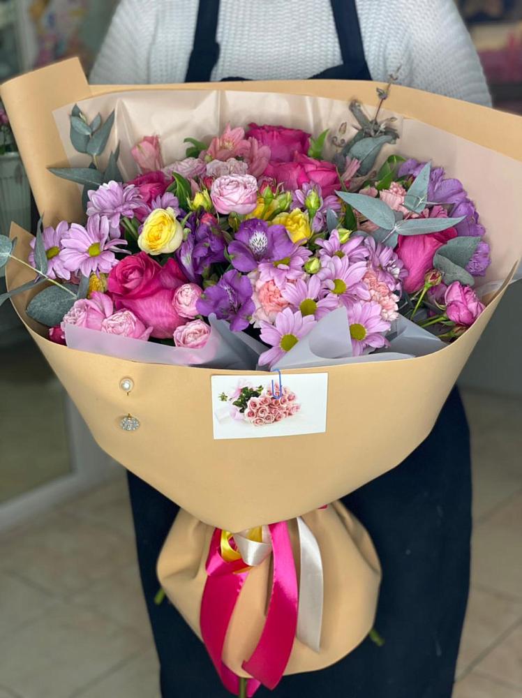 Букет цветов из: Хризантемы, Гвоздики и Альстромерии в Песчаном