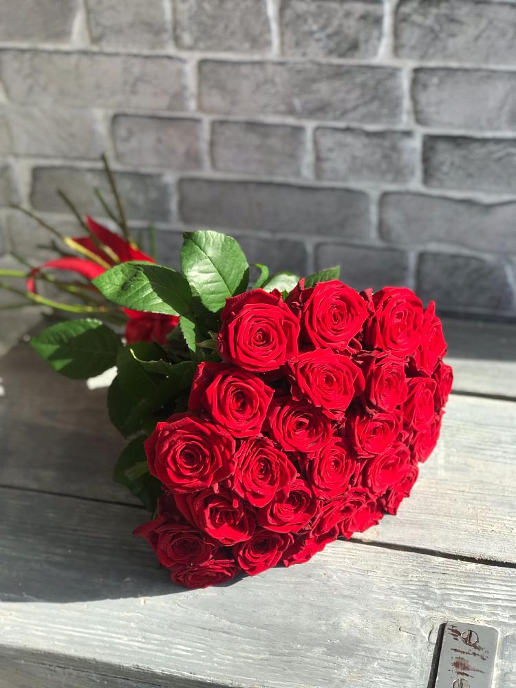 Букет Красные розы Фридом в Песчаном