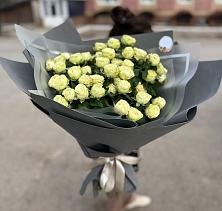 Букет Белые кустовые розы Солинеро в Песчаном