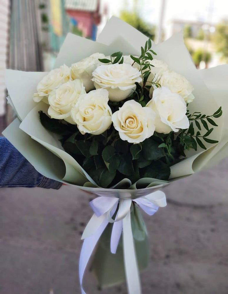Букет Белые розы Проуд в Песчаном