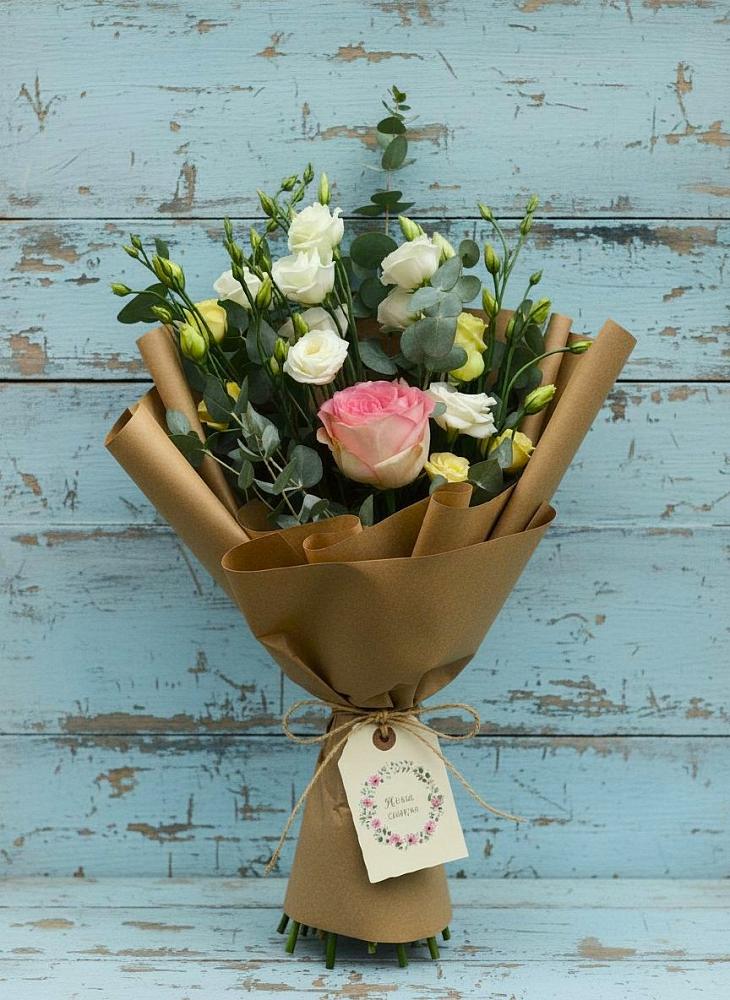 Букет цветов из: Розы и Лизиантусы в Песчаном