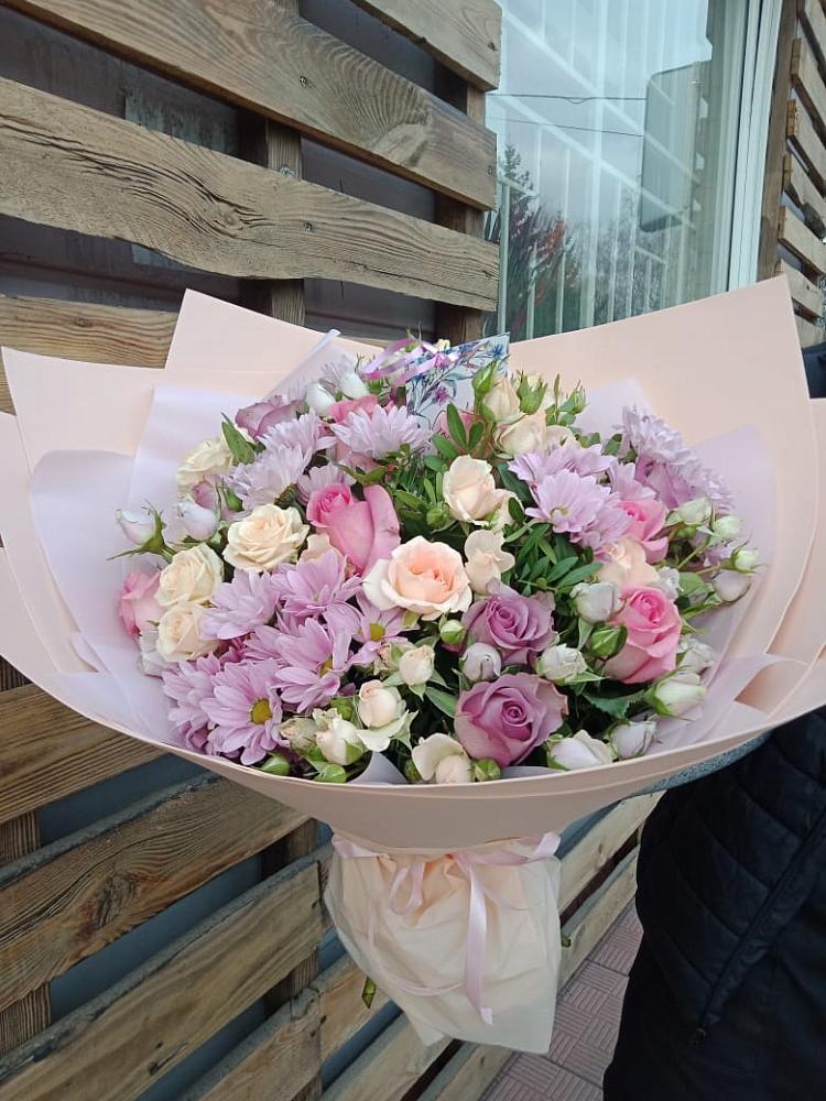 Букет цветов из: Розы и Хризантемы в Песчаном