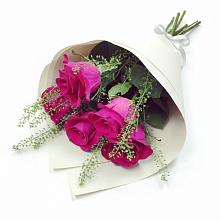 Букет цветов из:  Розы в Песчаном