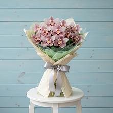 Букет цветов из:  Орхидеи и Розы в Песчаном