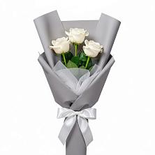 Букет 3 белые розы в Песчаном