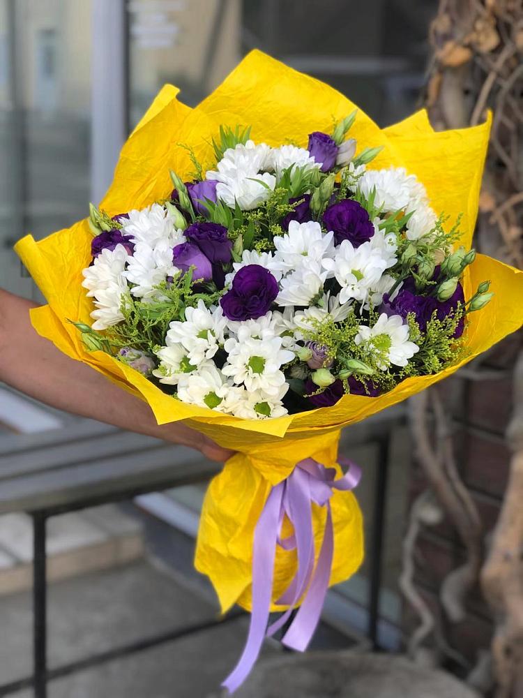 Букет цветов из: Ирисы, Хризантемы и Ромашки в Песчаном