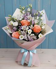 Букет цветов из:  Лизиантусы, Розы, Альстромерии и Гипсофила в Песчаном