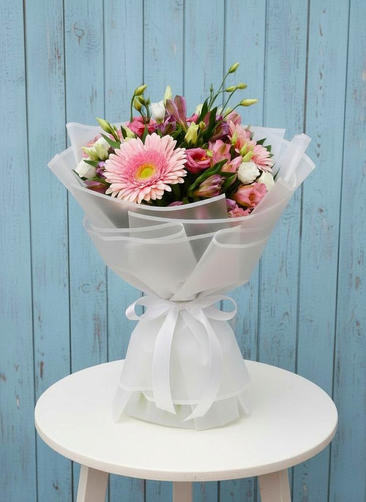 Букет цветов из: Герберы, Альстромерии и Лизиантусы в Песчаном