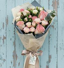Букет цветов из:  Розы в Песчаном