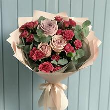 Букет цветов из:  Гвоздики и Розы в Песчаном