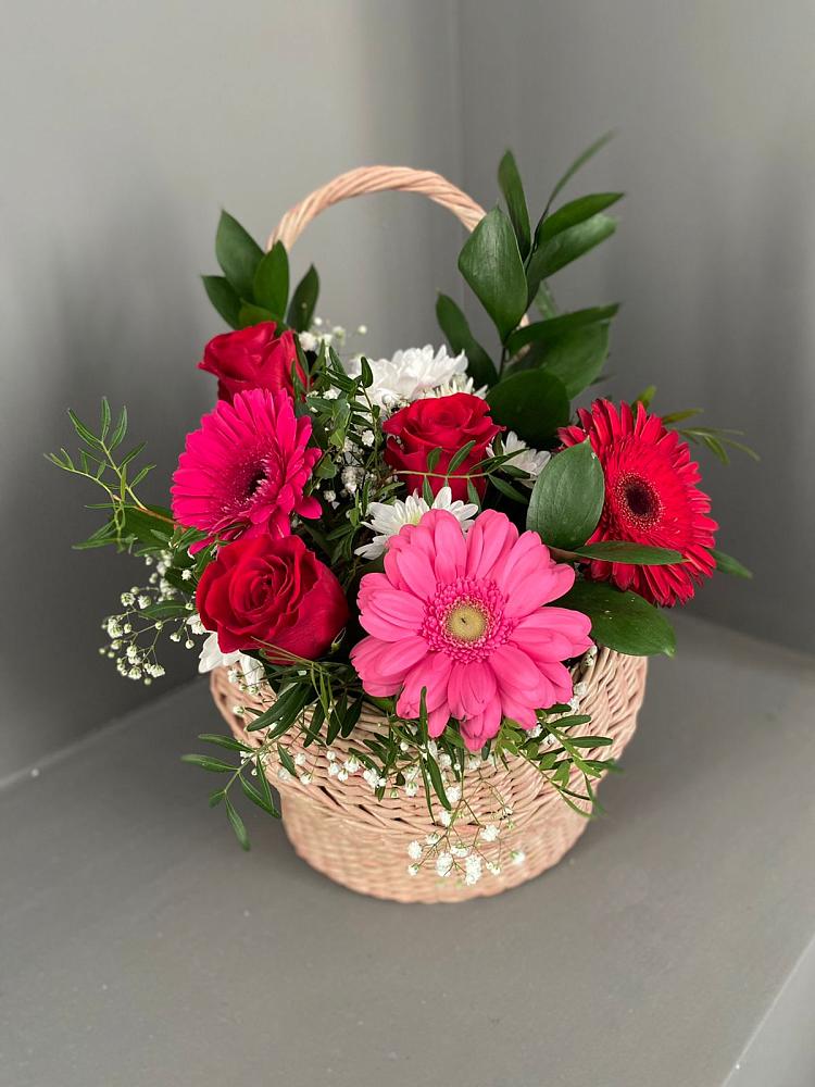 Цветочная композиция из Розы, Хризантемы и Герберы в корзине в Песчаном