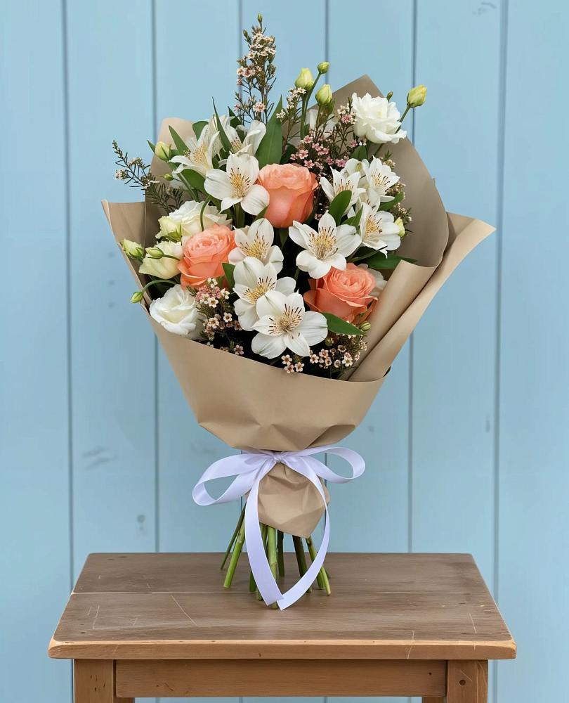 Букет цветов из: Альстромерии, Лизиантусы, Розы и Хризантемы в Песчаном