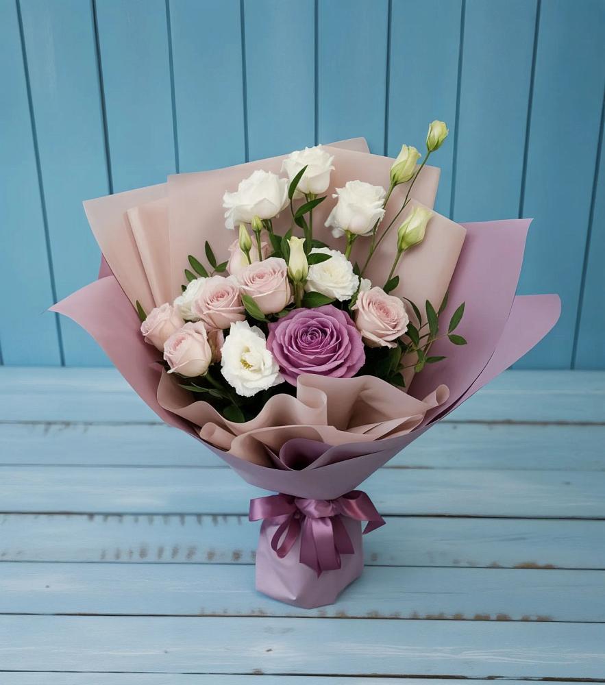 Букет цветов из: Розы и Лизиантусы в Песчаном